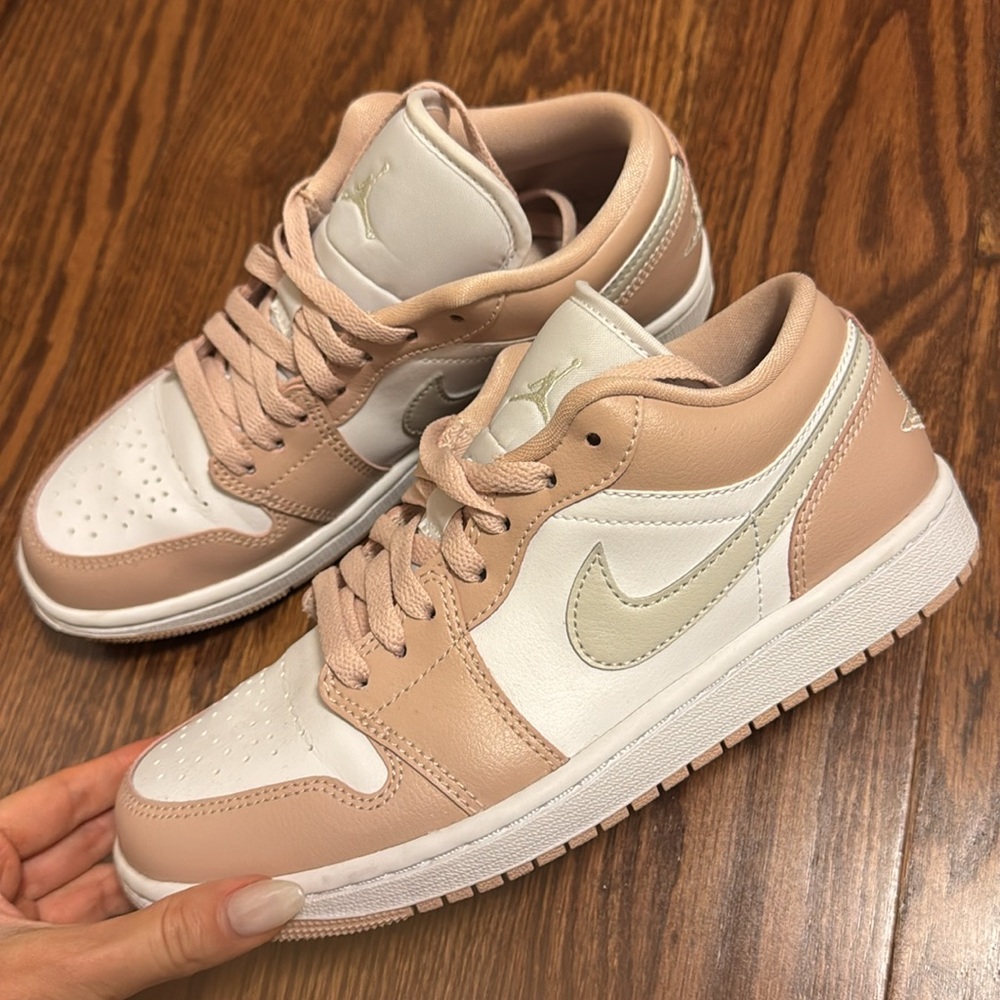 Nike Air Jordan 1 Low brand new condition